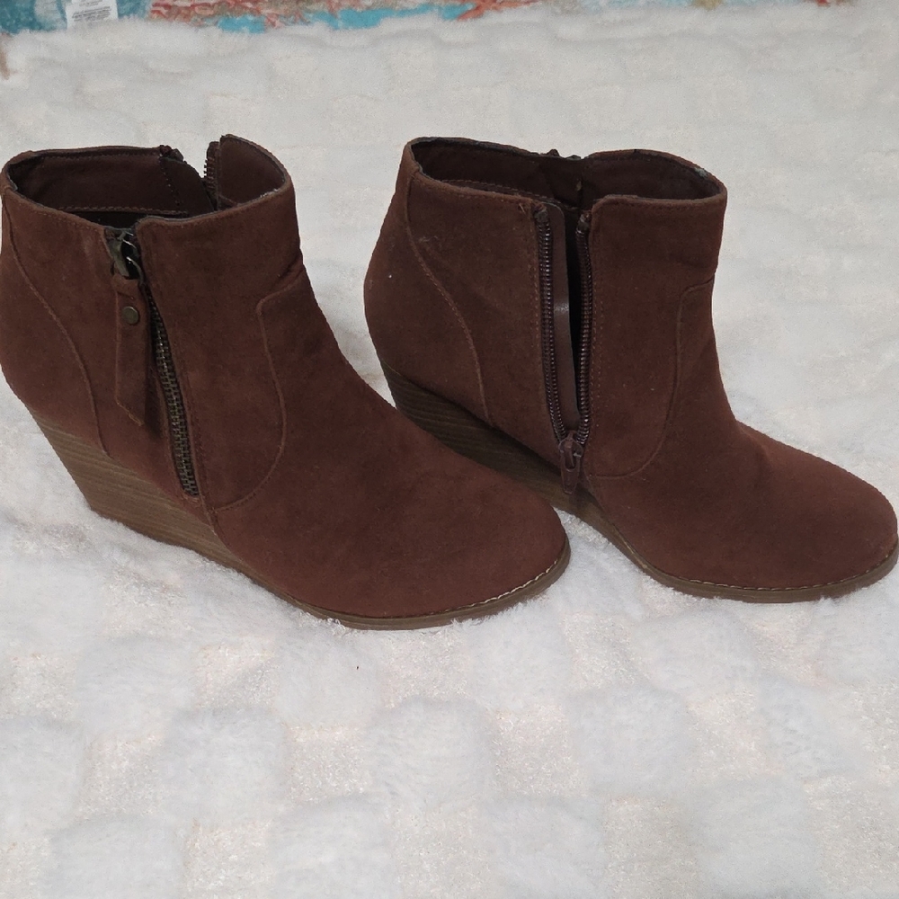 Universal Thread Dark Brown Ankle Booties
